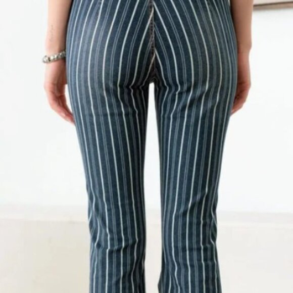 UNIQ BY LITZ - Mid Waist Striped Flare Jeans - Picture 8 of 8